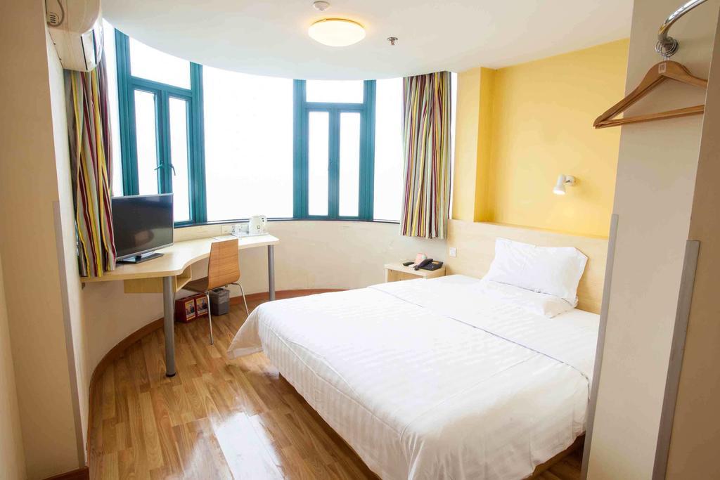 7Days Inn Laiwu Fengcheng West Street מראה חיצוני תמונה