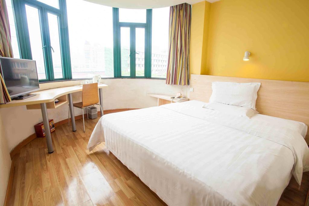 7Days Inn Laiwu Fengcheng West Street מראה חיצוני תמונה